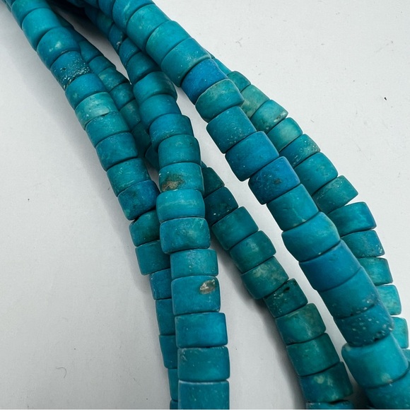 Vintage Monies Horn Clasp Multistrand Hand Dyed Turquoise Wood Bead Necklace - Picture 7 of 11